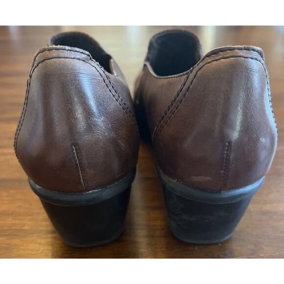 Clarks Women’s 7M Partridge Slip On Brown Leather Pleated Loafer, Teachercore - Picture 4 of 9